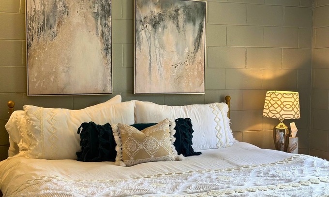 Greenbrier House | Unique Speakeasy Apartment Home near Downtown Nashville!