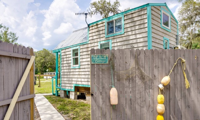 Umatilla Apartment | Unique Stay: Tiny Beach Home By Ocala Nat'l Forest