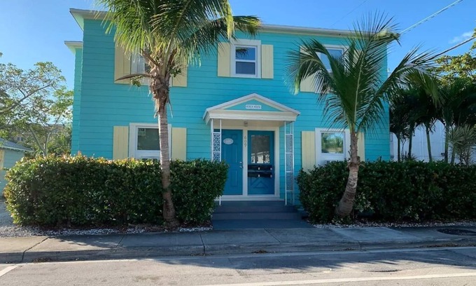 Lake Worth Apartment | Unit #1 - 2 blocks to Downtown Lake Worth Beach