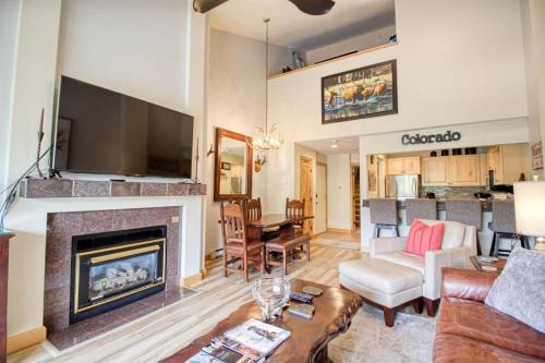 Avon House | Unit 520 - 3br condo with balcony views