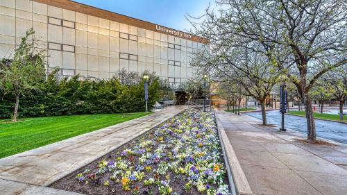 Logan Hotel | University Inn