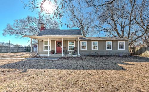 Siloam Springs House | University Place, family stay, practically on JBU campus