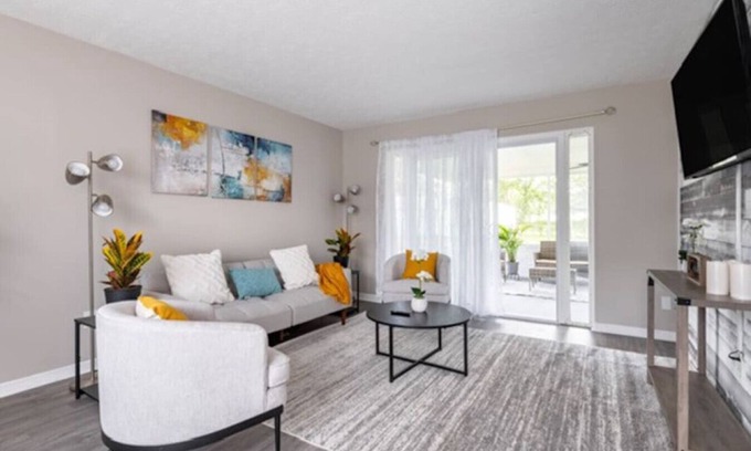 Westside House | Unwind Cottage | Furnished 3BR | Pet-Friendly | Midterm Rental | Yard + Patio