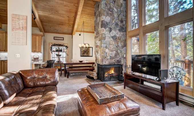 Peak 9 Condo | Unwind in Alpine Bliss! River Views & Convenient Walkability to Town/Slopes