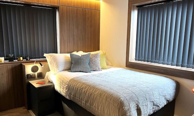 Thorpe Satchville Apartment | Unwind in Style, One-Bedroom Haven 3C Close to DMU