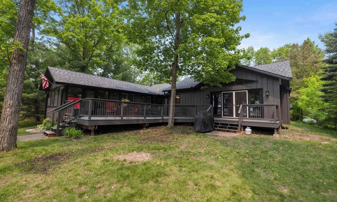 Longville House | 'Up North' vacation cabin on Mule Lake that Won't Disappoint