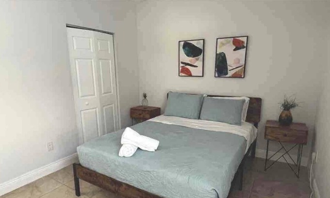 Mango Groves Apartment | *up2 5 Guest RaRe2 find *Palm Beach 5min 2 Beach *