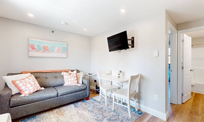 Wells House | Updated condo 1 mile to beach w/pool, hot tub, tennis & access to EV chargers!