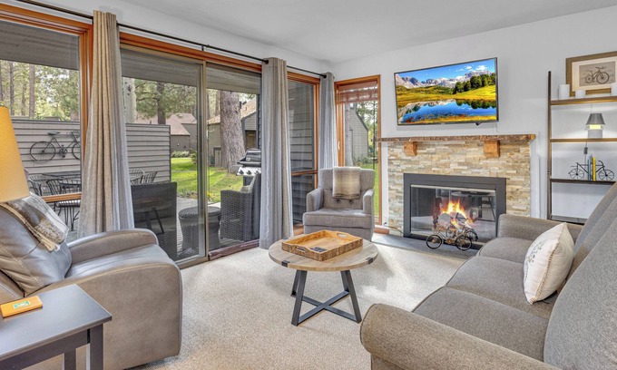 Overlook Park Condo | Updated condo, great location near sharc and village, family home in Sunriver