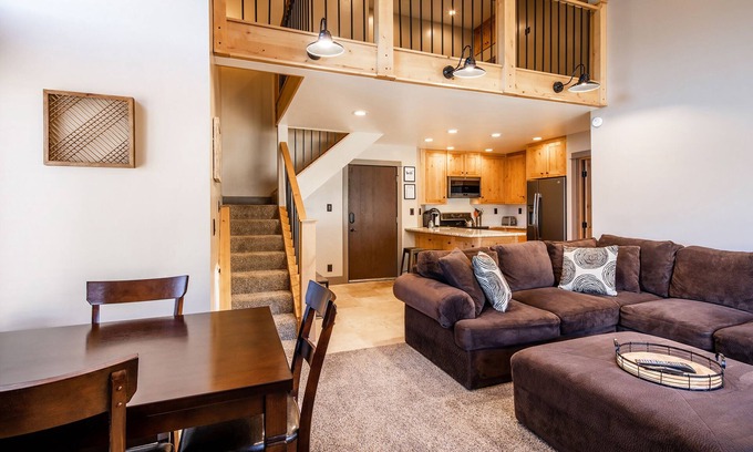 Brian Head Condo | Updated Corner Unit Condo. Next to Giant Steps Ski Lift.