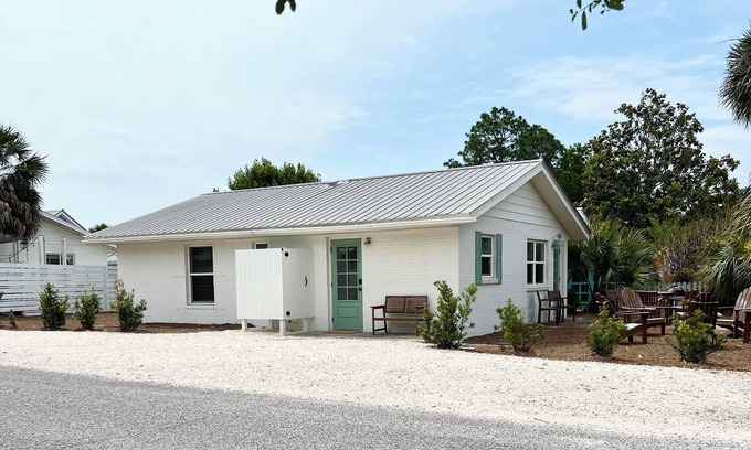 Santa Rosa Beach House | Updated Cottage on 30A, Short Walk to Beach