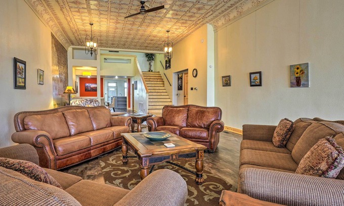 West Plains House | Updated Dtwn West Plains Home: Walk to MSU!