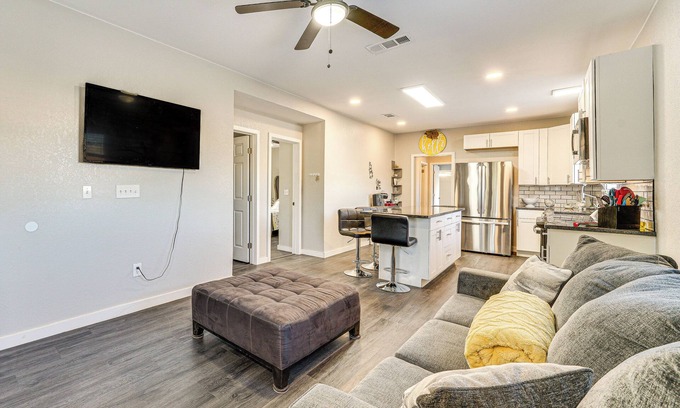 Texarkana House | Updated Home 2 Mi to Downtown Texarkana!