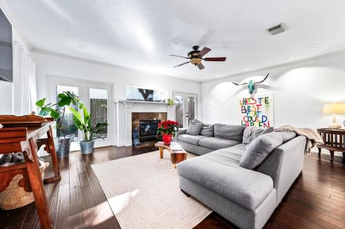 Washington Ave./ Memorial Park House | Updated Home, Zen Vibe, 3BR w Cowboy Pool