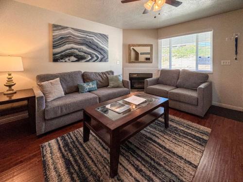 Harbor Village House | Updated Lake View Condo 941 2, Amazing Views