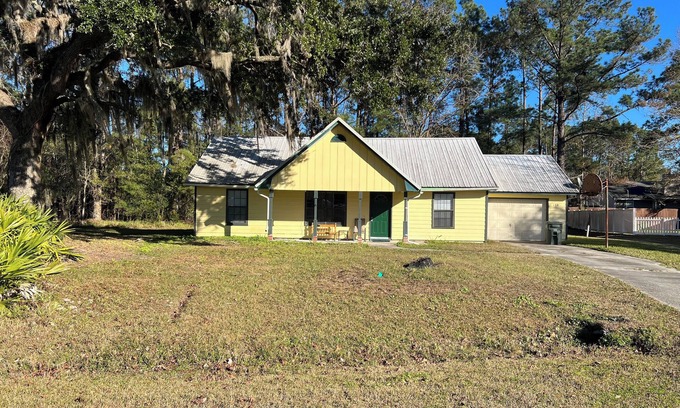 Kingsland House | Updated to 6 beds.Near I-95,scenic train station.Cumberland.nkingbay.GA. Beaches
