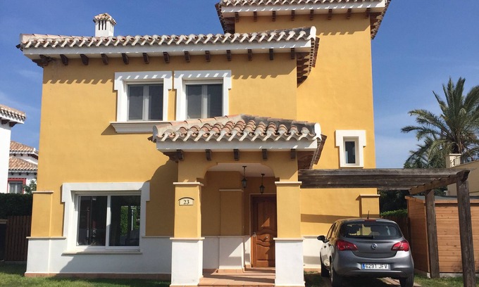 Torre-Pacheco Villa | Upgraded 3 b/r villa with private heated pool, table tennis, golf clubs and wii.