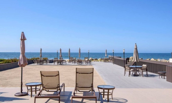 Montecito House | Upgraded Montecito Beach Condo