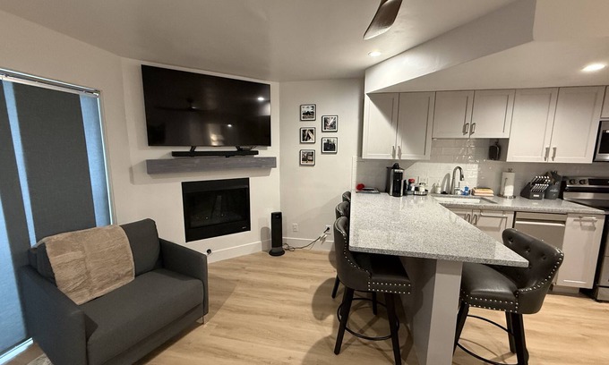 Yosemite National Park Apartment | Upgraded studio with deck & fireplace - near Yosemite Valley & Badger Pass
