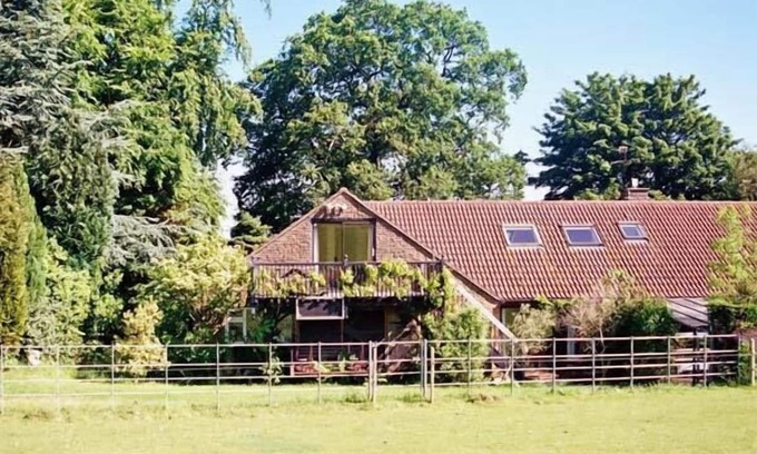 Sherborne Apartment | UPLANDS, family friendly, with a garden in Over Compton