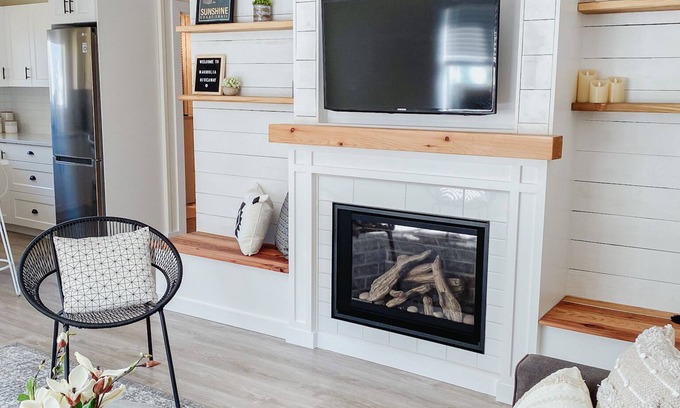 Gibsons Apartment | Upper Gibsons Stay · Quiet & Central 1 Bed Suite close to shops & nature trails