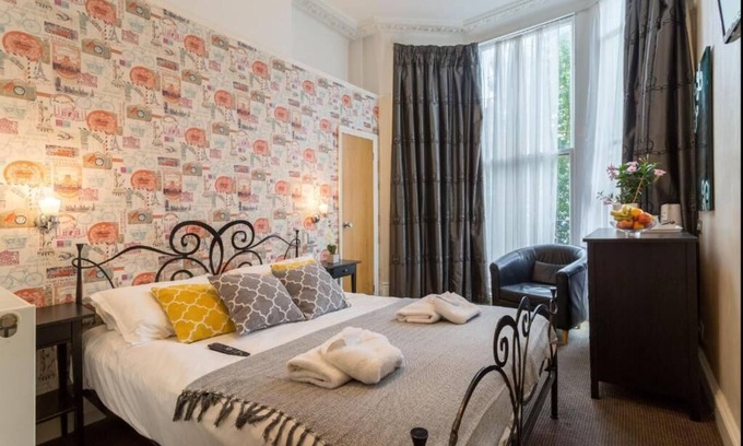 Kemptown Hotel | Upper Rock 4 - double room en-suite