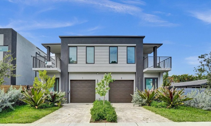 Poinsettia Heights House | Upscale 4 BDRM Retreat - Mins to Las Olas & Beach