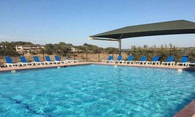 Point Venture House | Upscale 5BR Home on Lake Travis/hottub/lake Views