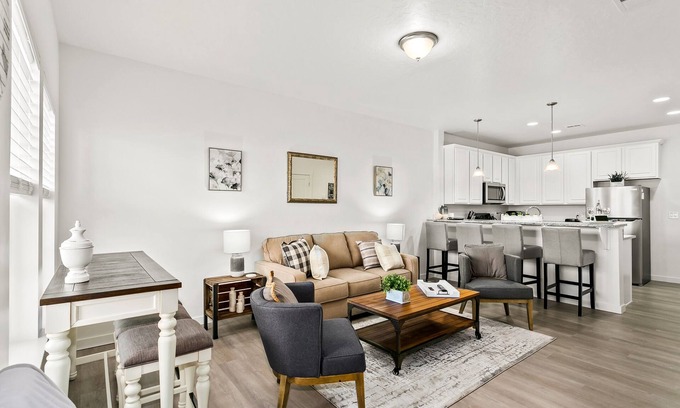 Boise House | Upscale Condo | By The Village & Boise Mall (75)