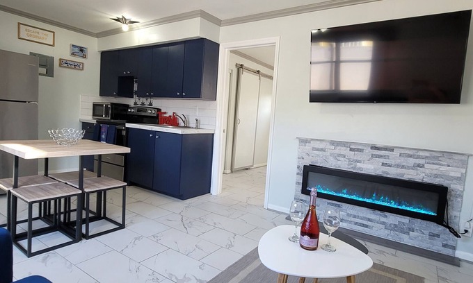 Central Fort Lauderdale House | Upscale Newly Renovated Modern 1 bed/1 bath!
