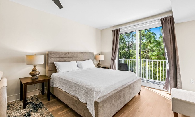 Baytowne Wharf Apartment | Upscale studio at The Village of Baytowne Wharf with AC, pool, hot tub & gym