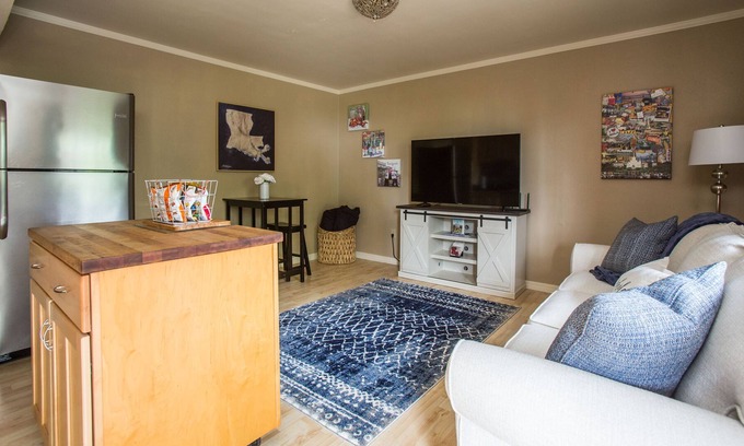 Milan Condo | Uptown NOLA! Located Steps to StCharles Street Car