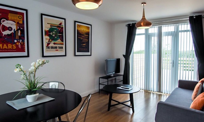 Sutton Coldfield House | Ur City Pad - Four Oaks House - Luxury 3 bedroom house
