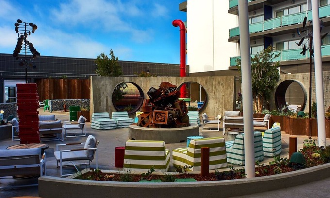 Fisherman's Wharf Hotel | Urban Bay Escape | 3 Units with Views, Art, Games & Iconic Attractions