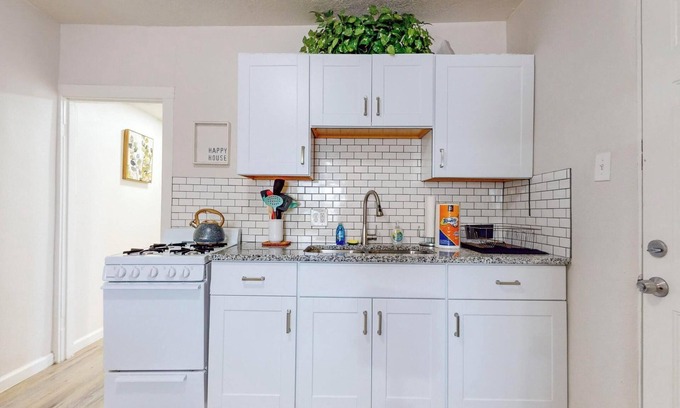 University Heights House | Urban Casita, Near Nob Hill and UNM Hospital