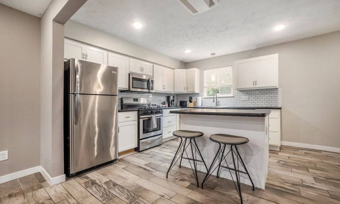 Grand Rapids Apartment | Urban Château- Spacious and Stylish Apartment- Downtown Grand Rapids, MI