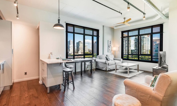 Downtown Victoria Condo | Urban City Living at the Jukebox