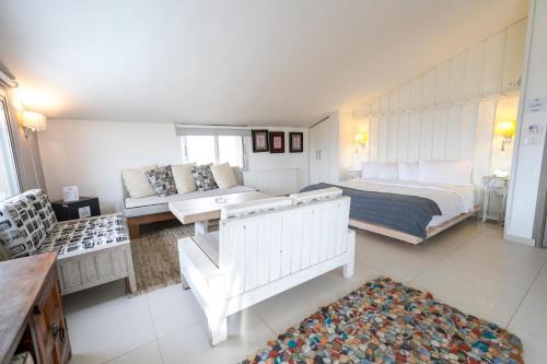 Kfardebian Hotel | Urban Faqra Hotel