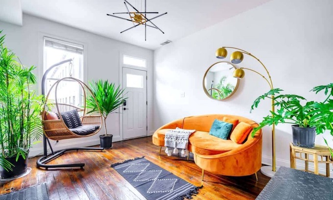 Italian Village House | Urban Jungle- Parking Free – Prime Location - Pets