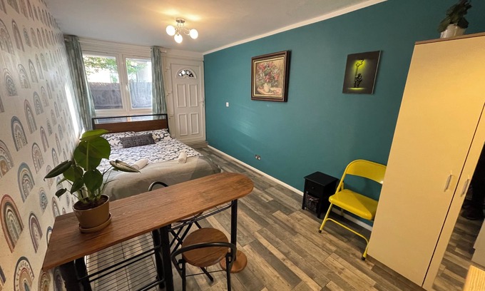 Finsbury Park Apartment | Urban Loft Studio #1