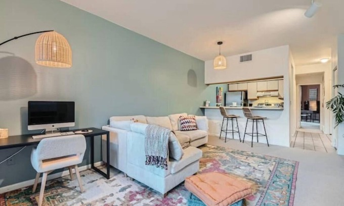 Glenwood Grove - North Iris Apartment | Urban Oasis: Cozy Furnished 1 BDR in Boulder