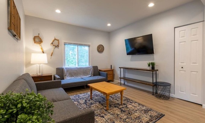Mount Washington Apartment | Urban Oasis, Easy City Access, Brand New!