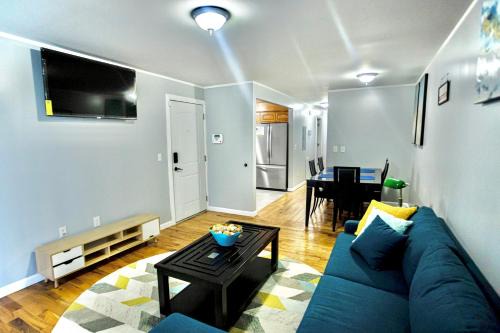 Newark Apartment | Urban Oasis Spacious 3BR 2BA Patio Near NYC EWR American Dream Mall