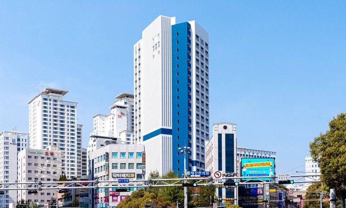 Yeonsan Apartment | Urban Stay Busan City Hall