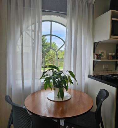 Avondale Apartment | Urban Studio Oasis