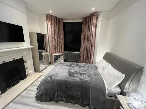 Broad Green House | UrbanNess Stays - Rooms with Stylish Comfort in the Heart of Croydon