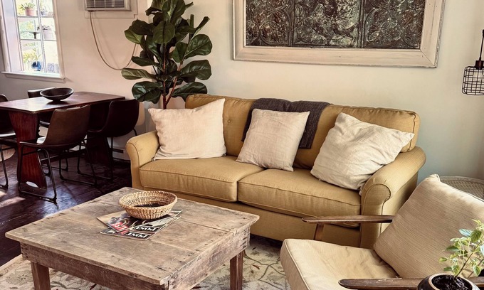 Sawyer Cottage | Chic Dunes Cottage W/HOT TUB near Warren Dunes/Lake MI!