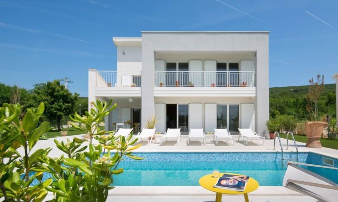 Stanisovi House | Vacation home Debora by Interhome