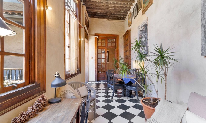 Vegueta House | Vacation Home 'Montesdeoca - Jacaranda' with Wi-Fi