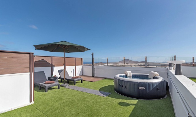 Aguimes Apartment | Vacation Apartment 'Unidad A' with Sea View, Wi-Fi and Air Conditioning